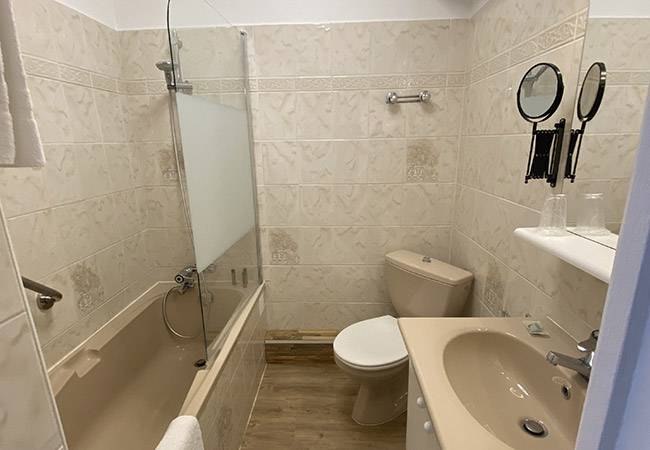 Le Chastellares Hotel in Auron 1600 - France